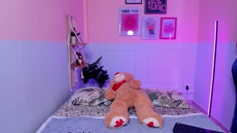 Camila  online show from November 2025 11:54:01 AM