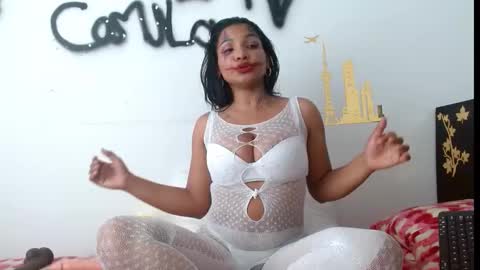 Camila online show from October 2025 06:52:01 PM