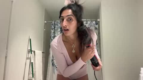 camiliakxoxo online show from January 2026 12:31:01 PM