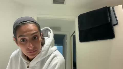 Snapshot of camiliakxoxo chatting on February 2026 11:33:01 AM camiliakxoxo online show from February 2026 11:33:01 AM