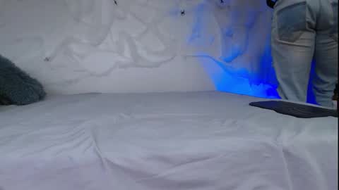 camilo_contre21 online show from October 2025 06:21:01 PM