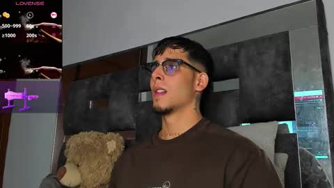 Snapshot of camilo_ospina_ chatting on October 2025 11:36:01 AM INDEPENDENT MODEL online show from October 2025 11:36:01 AM