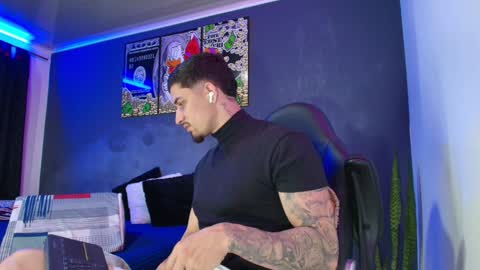 Snapshot of camiloalvarezzz3 chatting on January 2025 01:28:01 PM CAMILO online show from January 2025 01:28:01 PM