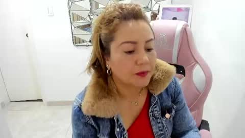 Snapshot of camixxx_m chatting on June 2026 11:48:02 AM camixxx_m online show from June 2026 11:48:02 AM