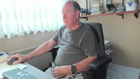 Snapshot of cammee chatting on December 2025 08:08:02 AM Cammee online show from December 2025 08:08:02 AM