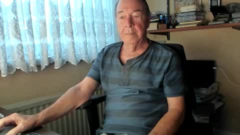 Snapshot of cammee chatting on December 2025 07:59:01 AM Cammee online show from December 2025 07:59:01 AM