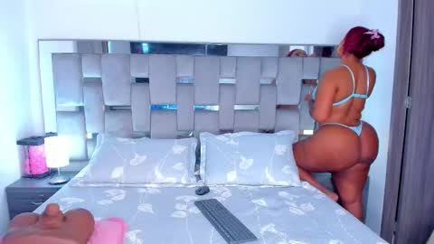 Camila online show from December 2025 08:36:02 PM