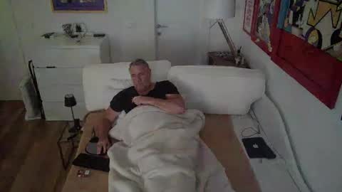 Snapshot of camunication chatting on February 2025 10:28:02 AM camunication online show from February 2025 10:28:02 AM