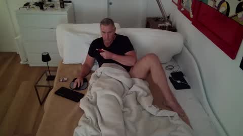 Snapshot of camunication chatting on March 2025 09:13:02 AM camunication online show from March 2025 09:13:02 AM