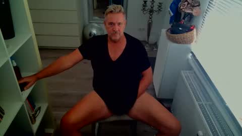 Snapshot of camunication chatting on September 2025 11:37:01 AM camunication online show from September 2025 11:37:01 AM