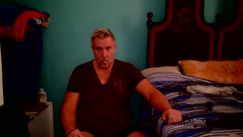 Snapshot of camunication chatting on October 2025 08:28:01 AM camunication online show from October 2025 08:28:01 AM