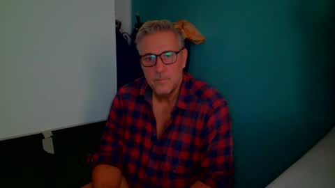 Snapshot of camunication chatting on October 2025 10:23:02 AM camunication online show from October 2025 10:23:02 AM