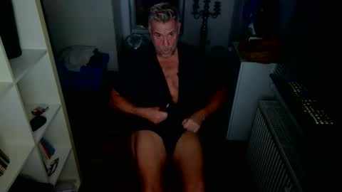 Snapshot of camunication chatting on November 2025 10:15:01 PM camunication online show from November 2025 10:15:01 PM