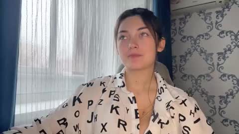 Kate online show from November 2025 08:17:02 AM