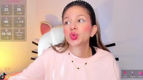 Candase online show from December 2025 12:03:02 PM