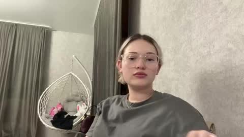 Snapshot of candelariahile chatting on February 2026 03:10:01 PM candelariahile online show from February 2026 03:10:01 PM