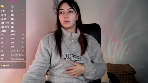 Snapshot of candy_canee chatting on January 2025 02:58:01 PM online show from January 2025 02:58:01 PM