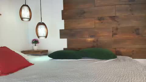 Jolie online show from March 2026 08:14:01 PM