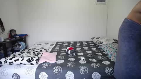 Candy  Grey online show from November 2025 11:43:01 AM