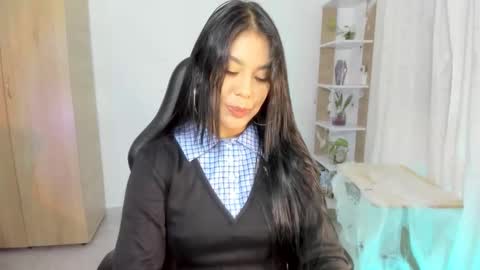 Nickol online show from October 2025 09:15:02 PM