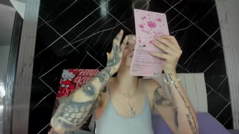 Leila  online show from November 2025 02:22:02 AM