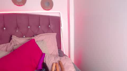 Candy online show from September 2025 08:25:01 PM