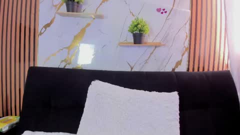 Snapshot of candy_queens__ chatting on June 2026 07:19:02 PM Candy online show from June 2026 07:19:02 PM