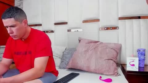 candyandsteven online show from November 2025 02:39:02 AM