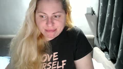 Laura online show from February 2025 03:31:02 PM