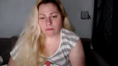 Laura online show from March 2025 07:45:02 PM