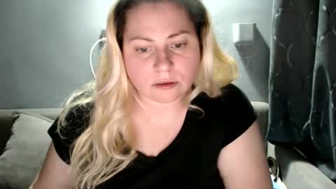 Laura online show from September 2025 04:34:02 PM