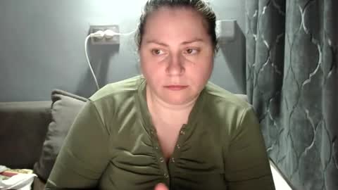 Laura online show from November 2025 08:08:02 PM