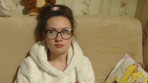 say meow and send tip  online show from March 2025 08:00:01 PM