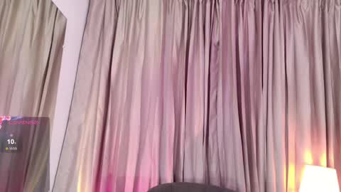 Snapshot of candyy_bella chatting on May 2026 04:04:02 PM Isabella online show from May 2026 04:04:02 PM