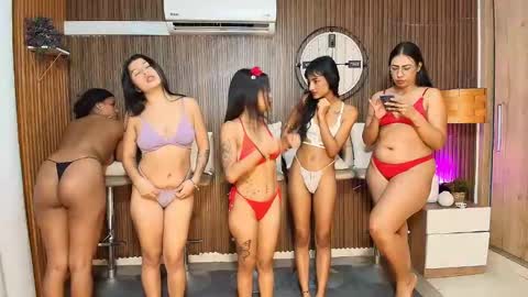 Snapshot of canelasquirtxxx chatting on February 2026 11:31:02 PM Sara online show from February 2026 11:31:02 PM