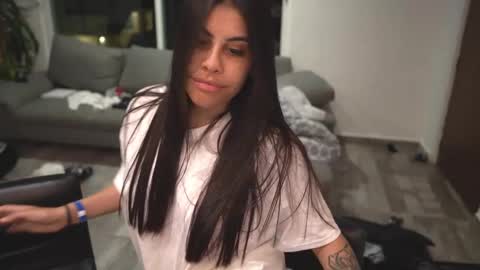 Snapshot of capriciousqueen chatting on September 2025 02:00:02 AM Miyah online show from September 2025 02:00:02 AM