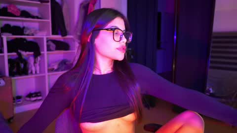 Snapshot of capriciousqueen chatting on October 2025 02:42:01 AM Miyah online show from October 2025 02:42:01 AM