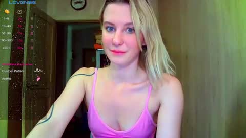 Snapshot of caramel_pie_ chatting on July 2026 09:28:02 PM caramel online show from July 2026 09:28:02 PM