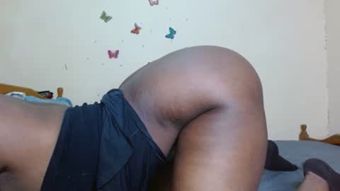 caramelebony_ online show from May 2026 08:29:01 AM
