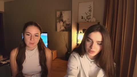 caressyourself online show from December 2025 05:39:02 AM