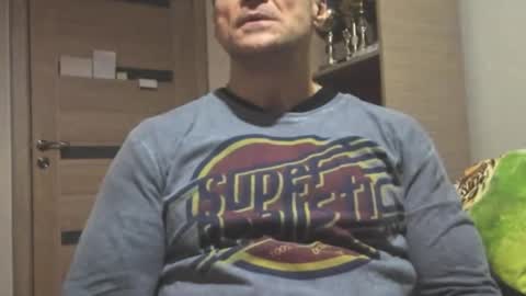 Laz online show from November 2025 05:01:02 PM