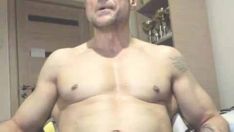 Snapshot of carin_the_body chatting on June 2026 06:50:01 PM Laz online show from June 2026 06:50:01 PM