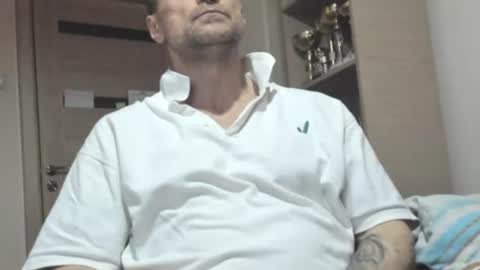 Snapshot of carin_the_body chatting on June 2026 02:35:01 AM Laz online show from June 2026 02:35:01 AM