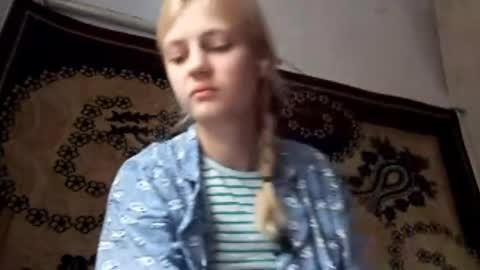 Snapshot of carissaalderson chatting on April 2026 02:31:01 AM Kira online show from April 2026 02:31:01 AM