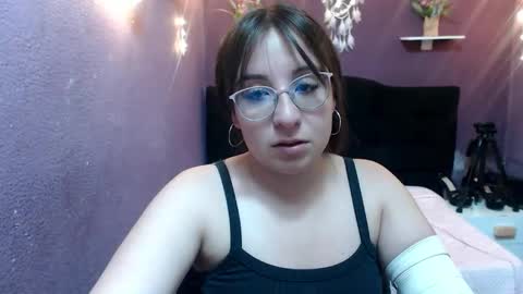 carla_999 online show from November 2025 04:08:02 PM