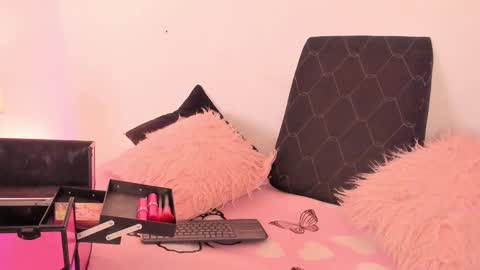 Carla Wet18 online show from November 2025 04:24:02 AM