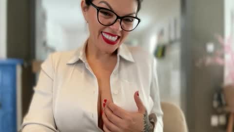 Carla Connor online show from October 2025 10:24:01 AM