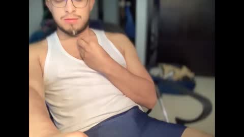 Snapshot of carlcarlinches4 chatting on January 2025 08:37:02 PM carlcarlinches4 online show from January 2025 08:37:02 PM