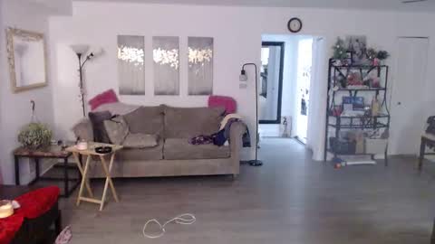 Snapshot of carliecreams chatting on September 2025 12:42:02 PM Carlie online show from September 2025 12:42:02 PM