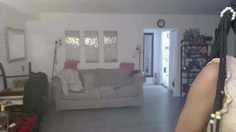 Snapshot of carliecreams chatting on November 2025 07:21:01 PM Carlie online show from November 2025 07:21:01 PM